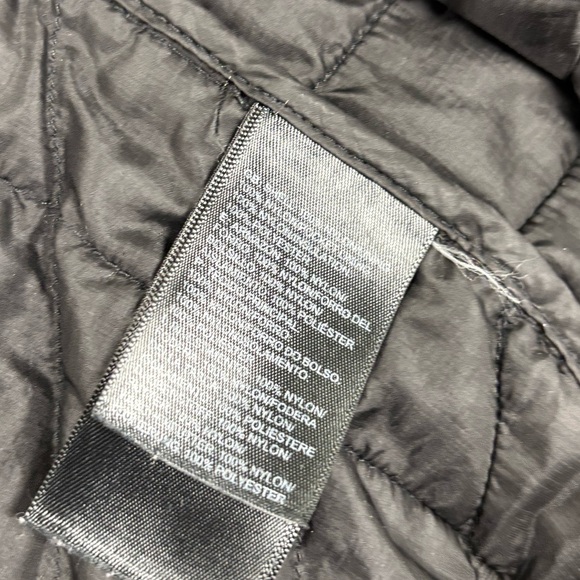 Good Used Condition North Face Men’s Black Quilted Hooded Jacket. Size Large - Picture 4 of 8